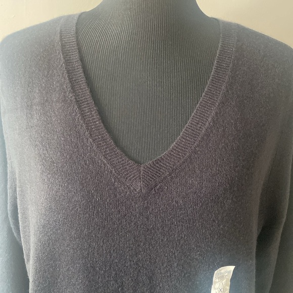 Croft & Barrow Black V-Neck Lightweight Sweater Sz XL NWT - Picture 2 of 6